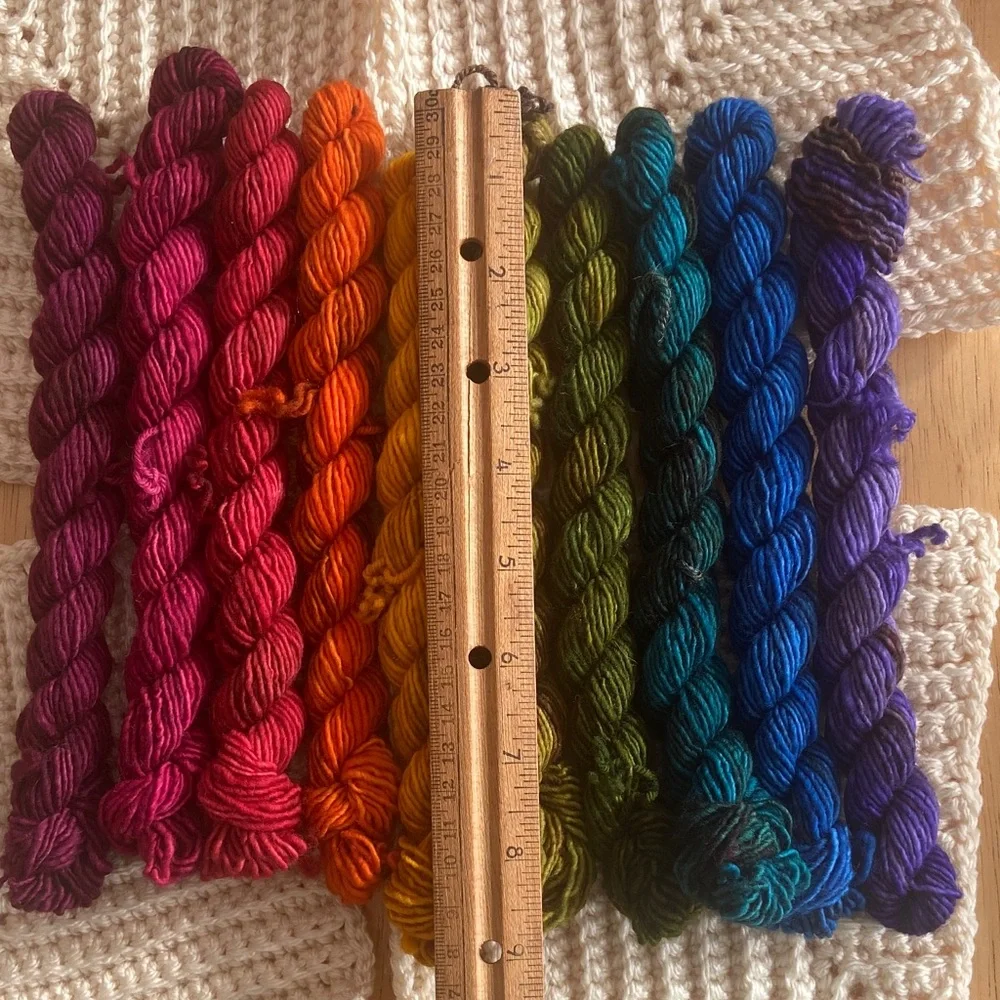 HAALU THE UGLY BUNNY Fall Rainbow mini skein set merino wool - Picture 7 of 10